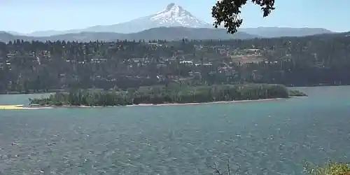 Columbia river, view of Mount Hood Webcam