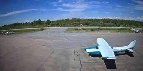 Neuville Airport Webcam