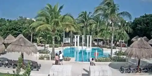 Hotel Swimming pool in Riviera Maya Webcam